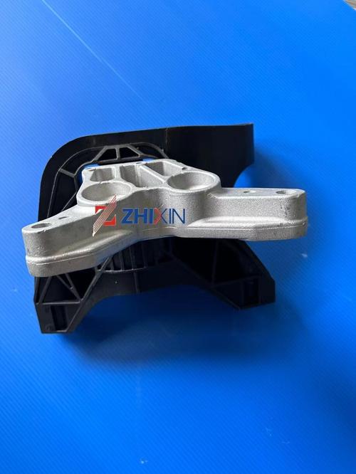 标致308发动机右上支架更换(标致408发动机左支架更换)