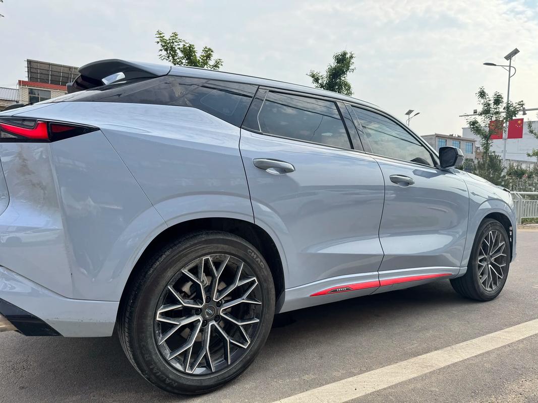 二手长安欧尚z6(二手长安欧尚z6idd混动26款能卖多少钱)