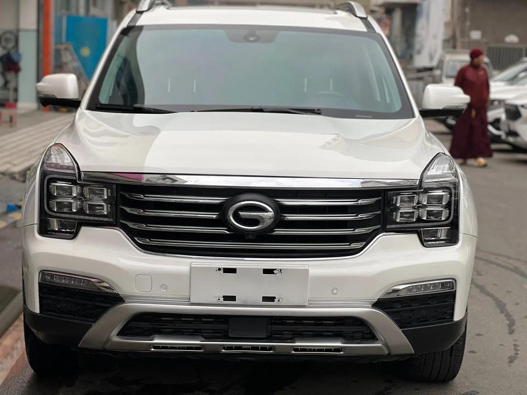 传奇越野车gs4/传奇越野车gs8是几座