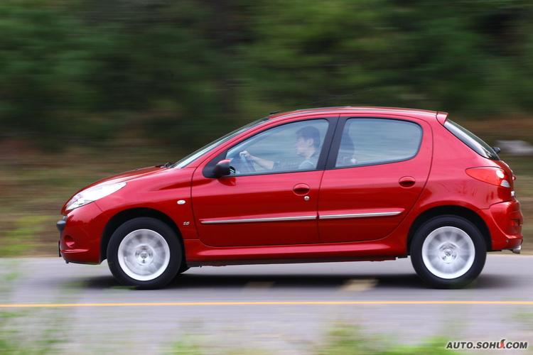 标致207两厢油箱容积(标致207两厢油耗多少)