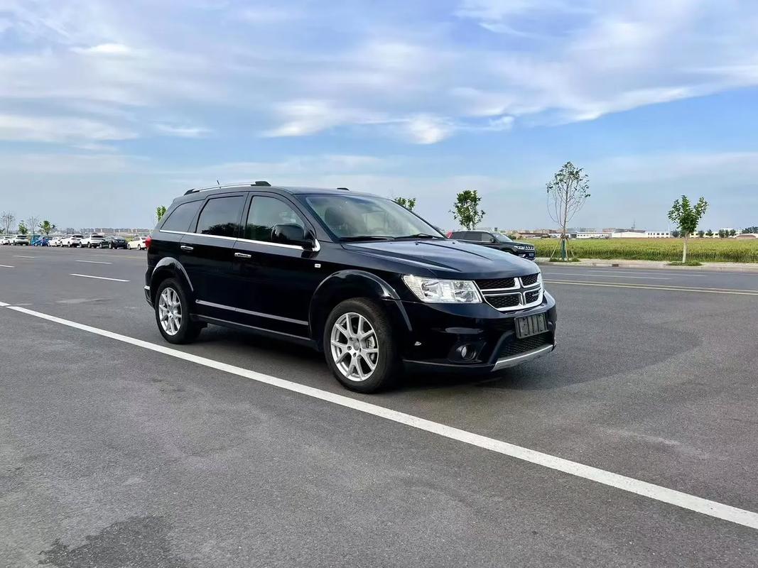 15年道奇酷威(15年道奇酷威二手多少钱)