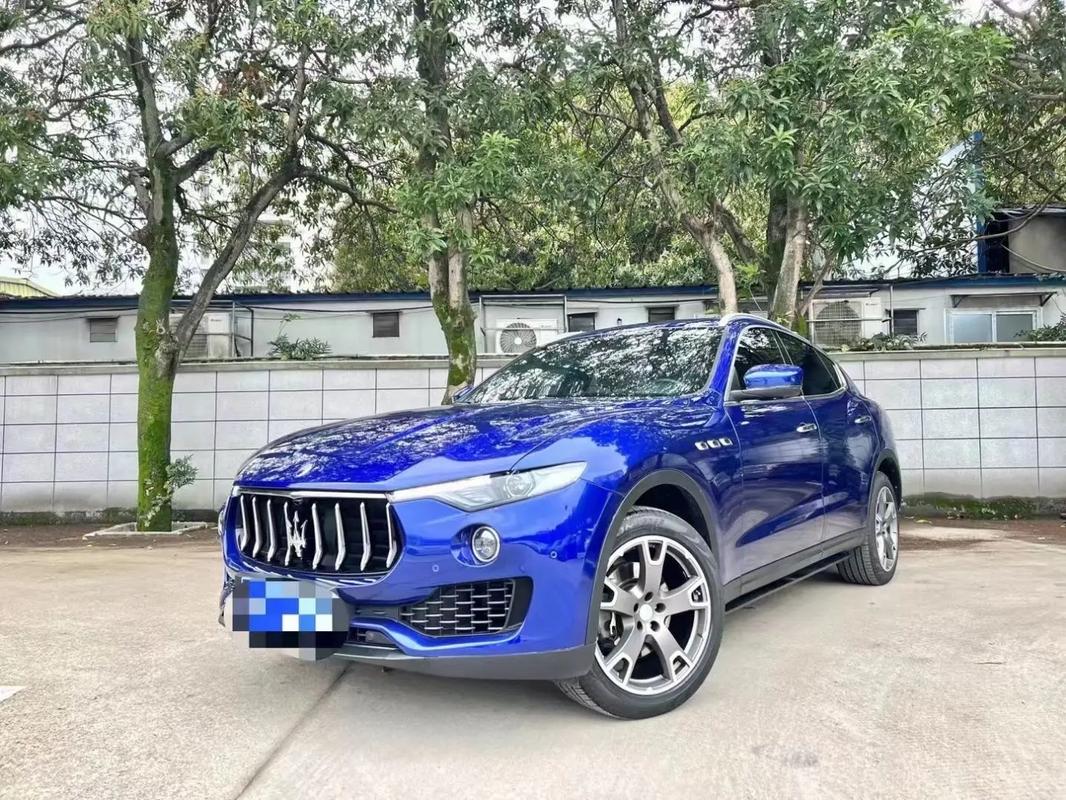 【玛莎拉蒂coupetrofeo,玛莎拉蒂多少钱一辆】