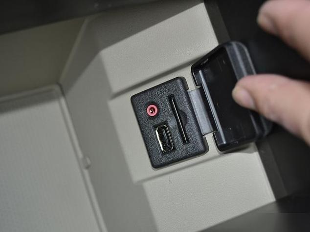 别克velite5支持快充吗?(别克v5快充接口在哪里)