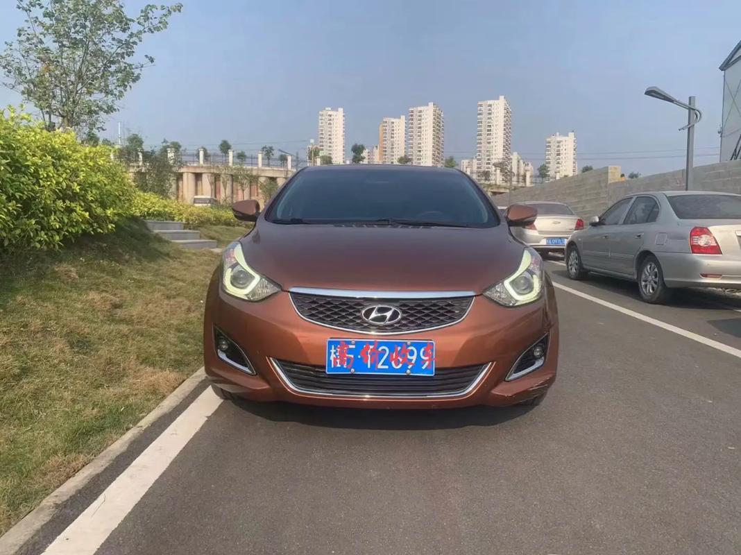 2016年现代朗动尊贵型,现代朗动16自动尊贵型