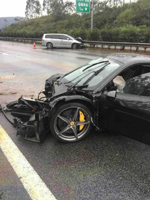 上海法拉利458撞车事件的简单介绍