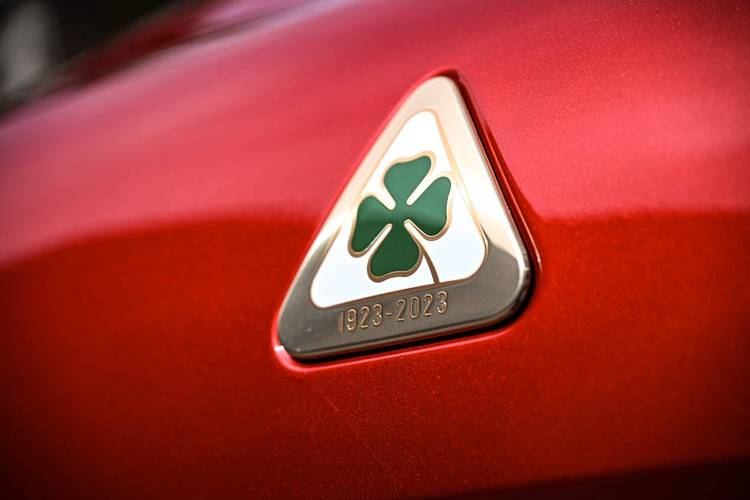 埃尔法罗密欧giulia/埃尔法罗密欧车标