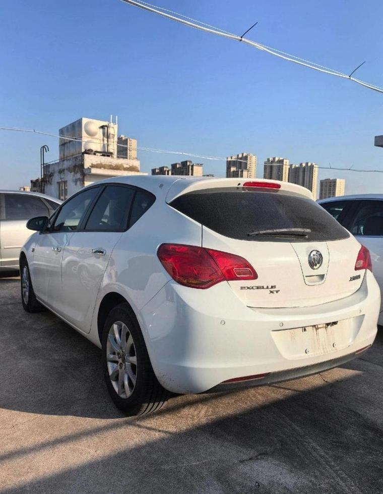 老款别克英朗两厢车,2010别克英朗两厢